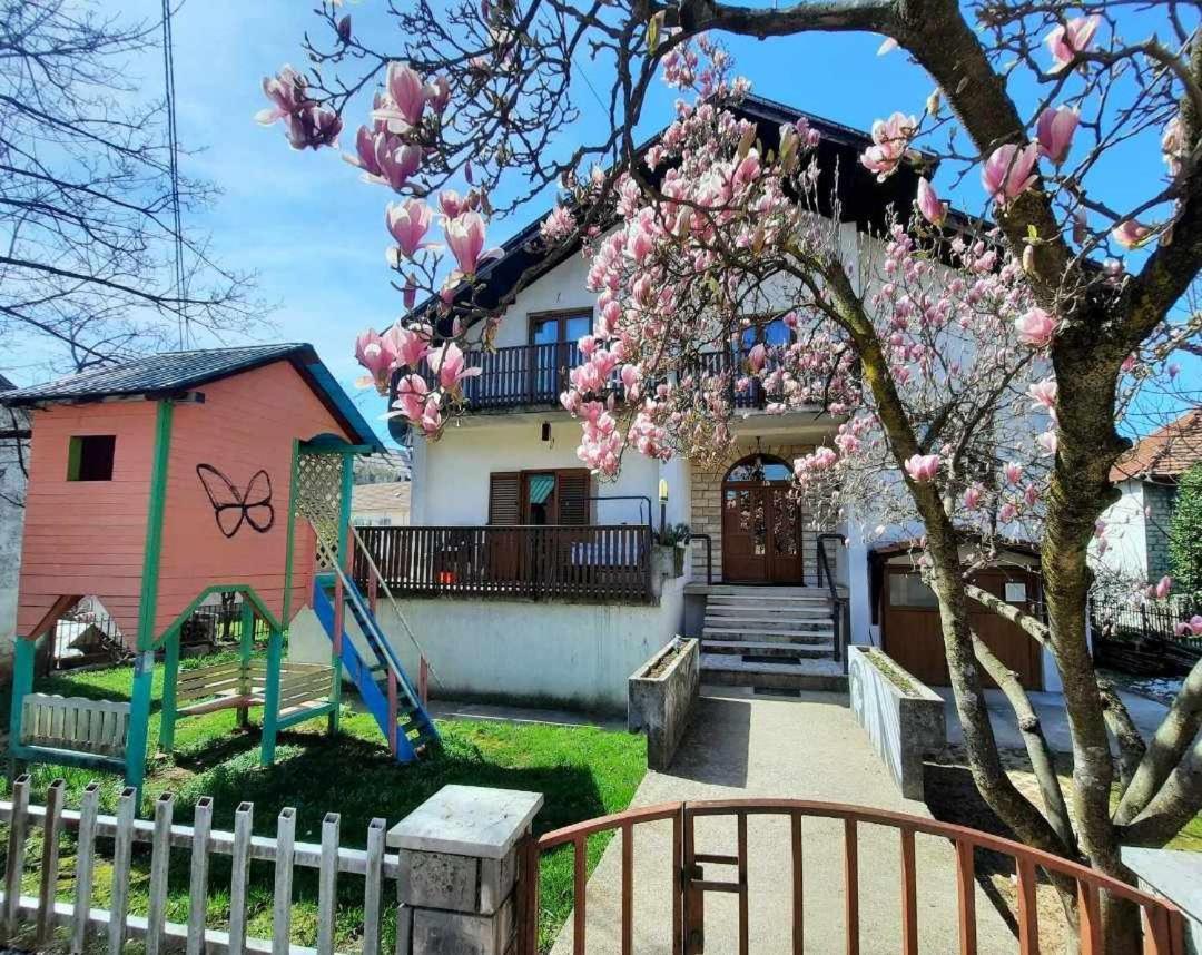 Old Town House Apartment Niksic Exterior photo